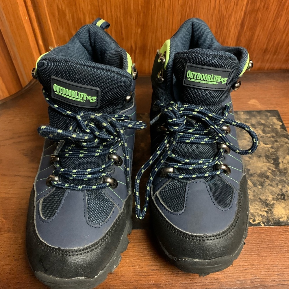 Children’s outdoor life hiking boots